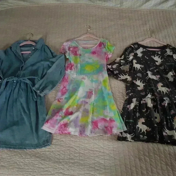 5 dresses + sweater size 7/8 - Picture 2 of 14